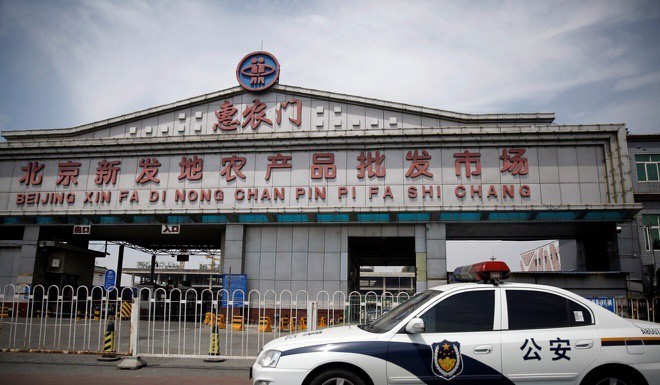 Chợ Tân Phát Địa trở thành ổ dịch mới ở Bắc Kinh. Ảnh: Reuters