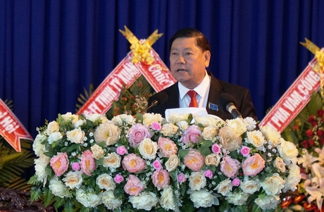 Bí thư Tỉnh ủy- Trần Văn Rón phát biểu chỉ đạo tại đại hội
