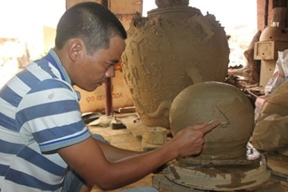 Mỗi sản phẩm làm ra đều chứa tâm huyết với nghề gốm của anh Quang