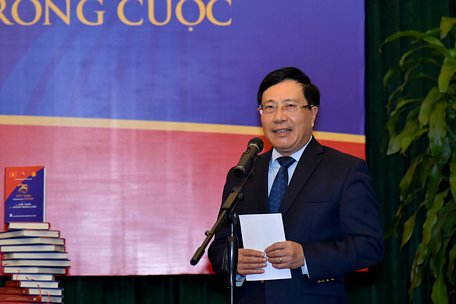 Phó Thủ tướng, Bộ trưởng Ngoại giao Phạm Bình Minh khai mạc  Tọa đàm “25 năm Việt Nam tham gia ASEAN: Nhìn lại và  Đi tới”