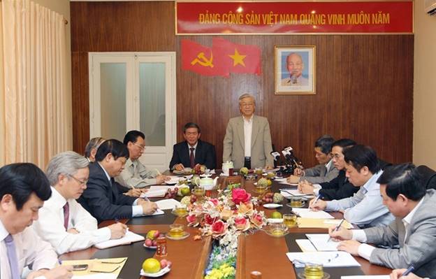  Tổng Bí thư Nguyễn Phú Trọng phát biểu tại buổi làm việc với Thường trực Hội đồng lý‎ luận Trung ương, ngày 28/3/2012, tại Hà Nội. (Ảnh: Trí Dũng/TTXVN)