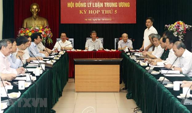  Kỳ họp thứ 5 Hội đồng lý luận Trung ương, ngày 5/9/2012, tại Hà Nội, dưới sự chủ trì của đồng chí Đinh Thế Huynh, Ủy viên Bộ Chính trị, Bí thư Trung ương Đảng, Trưởng Ban Tuyên giáo Trung ương. (Ảnh: Trọng Đức/TTXVN)