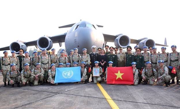  Sáng 26/11/2019, Đoàn cán bộ, chiến sỹ gồm 30 người của Bệnh viện dã chiến cấp 2 số 2 rời Hà Nội bằng máy bay vận tải quân sự Boeing C-17 Globemaster III của Không quân hoàng gia Australia sang Phái bộ Nam Sudan thực hiện nhiệm vụ gìn giữ hòa bình Liên hợp quốc (đợt 2 năm 2019). (Ảnh: Dương Giang/TTXVN)