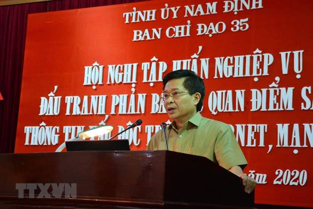  Ngày 21/5/2020, Ban Chỉ đạo 35 tỉnh Nam Định tổ chức Hội nghị tập huấn nghiệp vụ đấu tranh phản bác quan điểm sai trái thông tin xấu, độc trên Internet, mạng xã hội. (Ảnh: Công Luật/TTXVN)