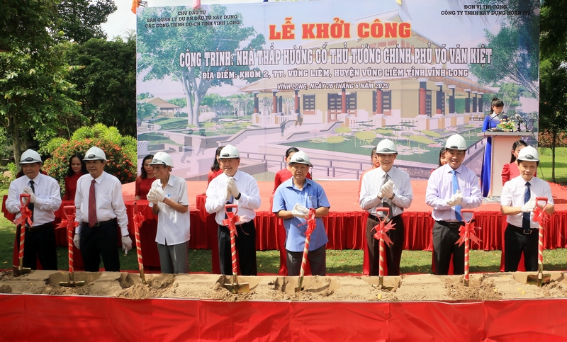 Lãnh đạo Tỉnh ủy tham gia lễ khởi công công trình Nhà thắp hương cố Thủ tướng Võ Văn Kiệt.