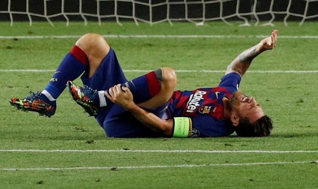 Messi dính chấn thương mắt cá có thể bỏ lỡ trận đối đầu với Bayern Munich