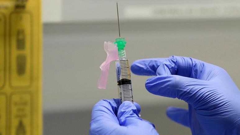 Nga là nước đầu tiên trên thế giới công bố cấp phép cho vaccine trị COVID-19. Ảnh: AP