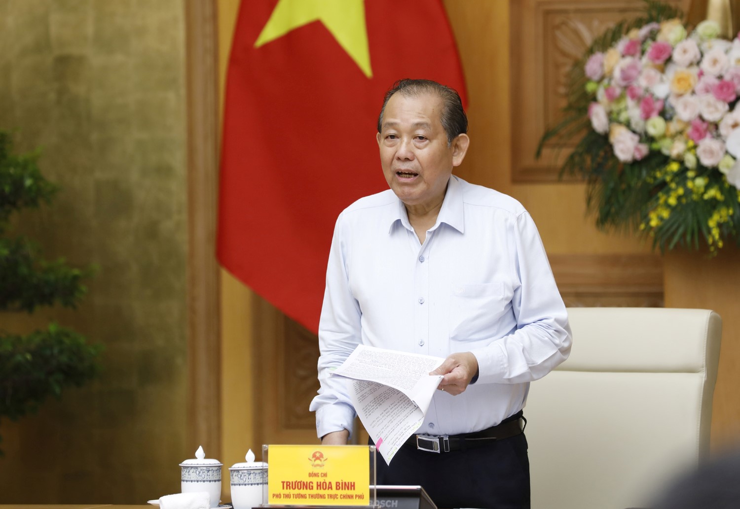 Phó Thủ tướng Thường trực Trương Hòa Bình phát biểu chỉ đạo tại phiên họp thứ 12 Ban Chỉ đạo xử lý các tồn tại, yếu kém của một số dự án ngành công thương. Ảnh: VGP/Lê Sơn