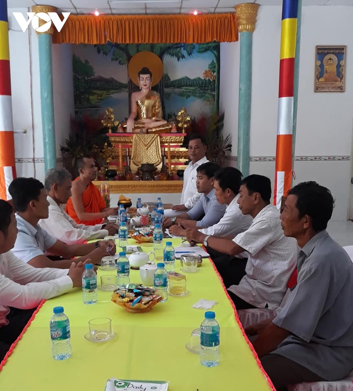Ban dân tộc tỉnh Vĩnh Long đến thăm chúc mừng lễ Sene Đôn Ta tại chùa Gò Xoài, xã Tân Mỹ, huyện Trà Ôn, tỉnh Vĩnh Long.