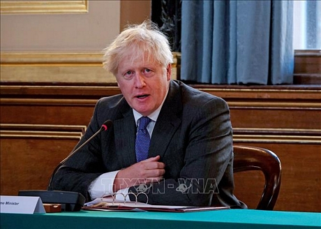 Thủ tướng Anh Boris Johnson phát biểu tại cuộc họp nội các ở London ngày 15/9. Ảnh: AFP/TTXVN