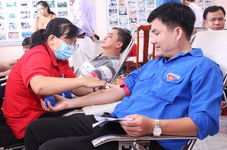 Với anh Luân, hạnh phúc gì bằng khi những giọt máu của mình có thể cứu sống được những bệnh nhân đang cần truyền máu.