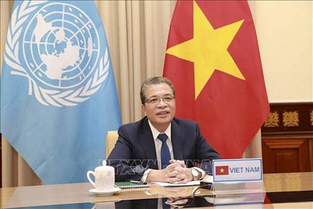 Thứ trưởng Ngoại giao Đặng Minh Khôi tham dự Phiên thảo luận trực tuyến. Ảnh: TTXVN phát