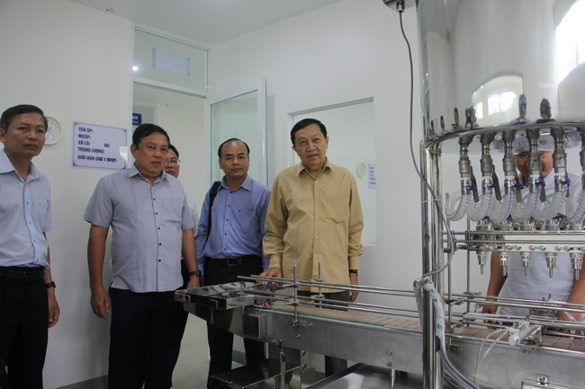 Khảo sát dây chuyển sản xuất của Công ty TNHH Nguyên liệu xanh Thủy Tùng.