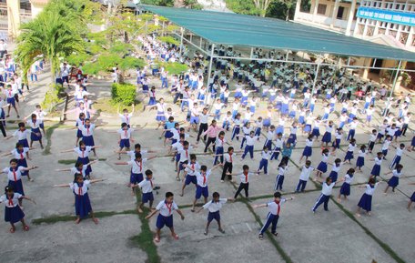 Trường Tiểu học Thạch Thia có 80% học sinh là người dân tộc Khmer.