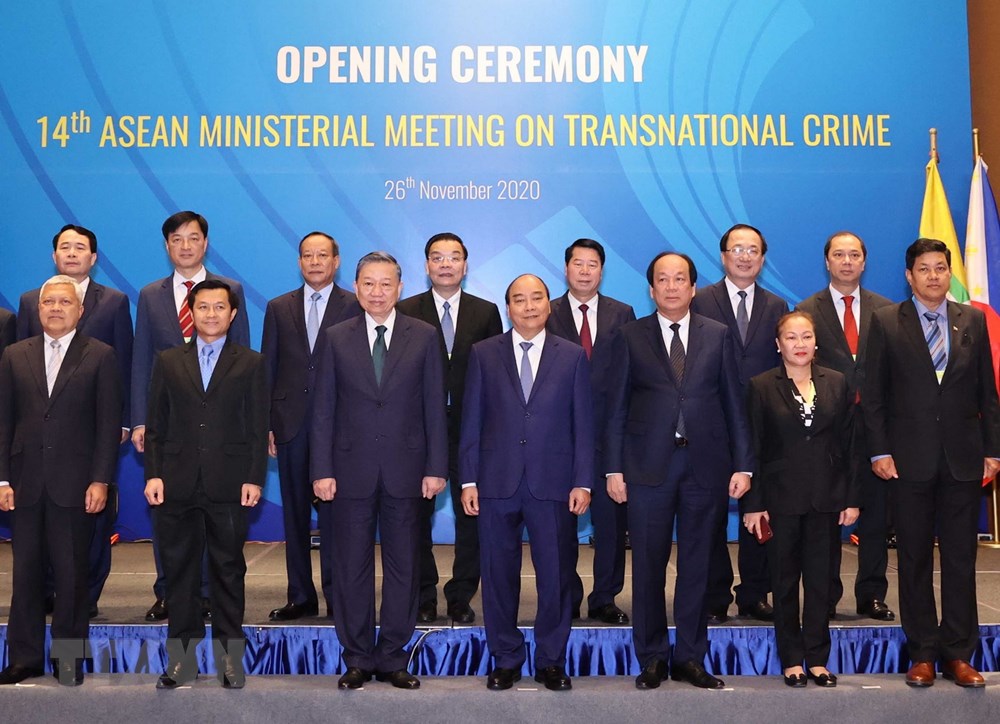 Thủ tướng Nguyễn Xuân Phúc và các đại biểu tại điểm cầu Hà Nội. (Ảnh: Thống Nhất/TTXVN)