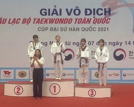 VĐV Taekwondo Vĩnh Long giành huy chương vàng ngày 10/4/2021.