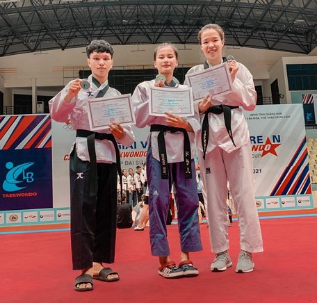3 ngày thi đấu, các VĐV Taekwondo Vỉnh Long đã giành 7 HC.