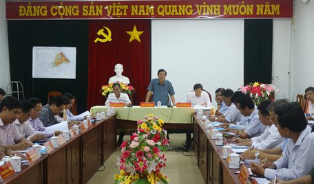Phó Bí thư Thường trực Tỉnh ủy- Bùi Văn Nghiêm cùng đoàn đến khảo sát, tại HTX sản xuất dịch vụ nông nghiệp Tiến Đạt (xã Trung Ngãi- Vũng Liêm)
