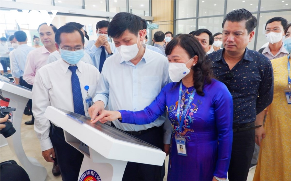 Bộ trưởng Y tế Nguyễn Thanh Long làm việc tại TP Cần Thơ về công tác phòng, chống dịch Covid-19.