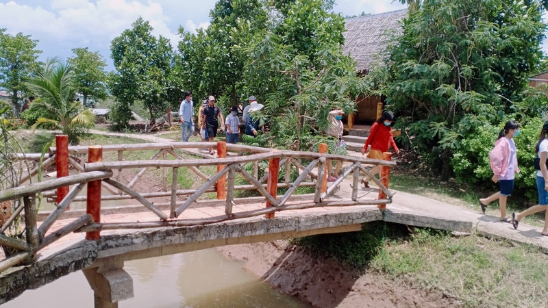 Du khách tại Mekong Reverside Homestay thực hiện nghiêm đeo khẩu trang.