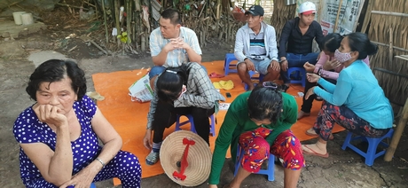 Nhóm đánh bạc tại xã Long Phú (Tam Bình) đã bị công an bắt quả tang.