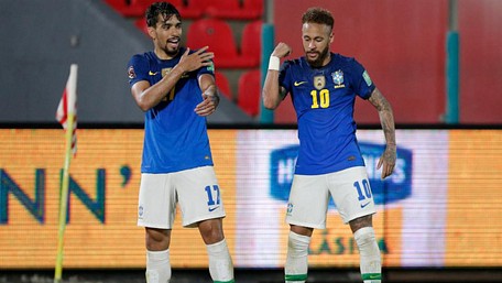 Neymar ăn mừng bàn thắng vào lưới Paraguay - Ảnh: Getty Images