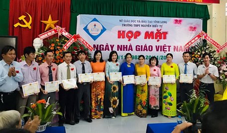 Trường THPT Nguyễn Hiếu Tự tổ chức họp mặt nhân ngày Nhà giáo Việt Nam năm 2020. Ảnh: Tư liệu nhà trường