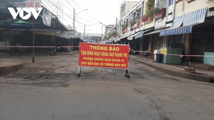 Hình ảnh một điểm chợ tại thành phố Mỹ Tho, tỉnh Tiền Giang đã được phong tỏa.
