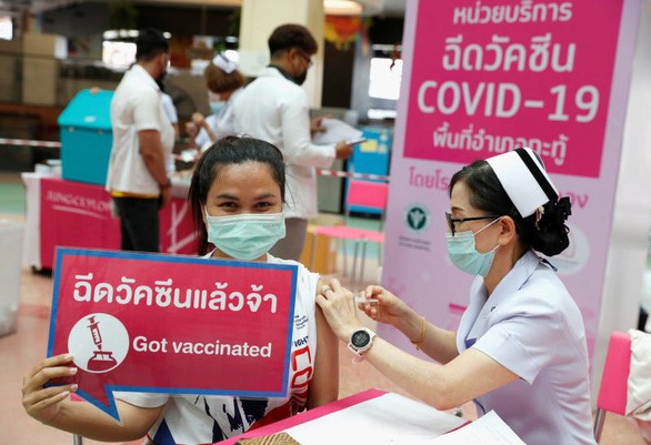  Thái Lan tiêm ngừa COVID-19 cho các học sinh tại Bangkok ngày 20/9 - Ảnh: Bangkok Post
