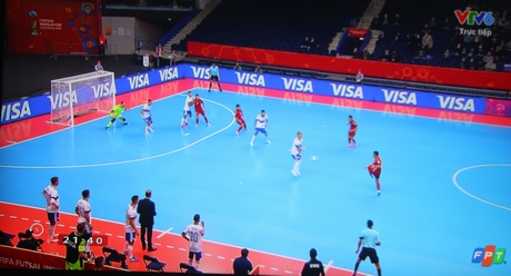 Futsal Việt Nam ngẫng cao đầu chia tay Futsal World Cup 2021, bằng trận đấu kịch tính, kiên cường trước đương kim Á quân Nga. Ảnh (chụp qua màn hình ti vi)