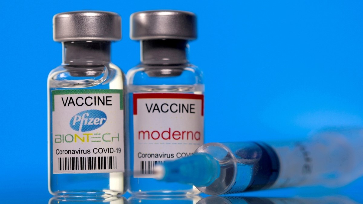 Các nhà lãnh đạo thế giới đều thừa nhận tình trạng phân phối vaccine không công bằng đang làm lung lay chiến thắng của các nỗ lực phát triển vaccine thần tốc (Ảnh: Reuters).