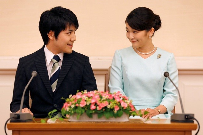 Công chúa Nhật Bản Mako và vị hôn phu thường dân (Ảnh: Reuters).