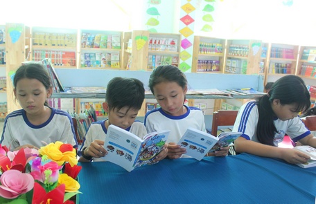 Xây dựng thói quen đọc sách cho trẻ, góp phần phát triển nền văn hóa dân tộc. Ảnh chụp trước dịch
