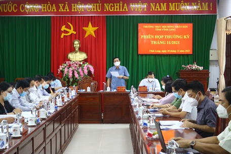 Đồng chí Bùi Văn Nghiêm- Ủy viên BCH Trung ương Đảng, Bí thư Tỉnh  ủy, Chủ tịch HĐND tỉnh chủ trì phiên họp.