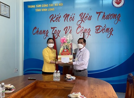 Phó Chủ tịch UBND tỉnh- Nguyễn Thị Quyên Thanh thăm, chúc Tết tại Trung tâm Công tác xã hội tỉnh.