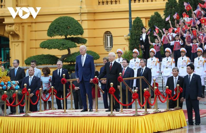 Tổng Bí thư Nguyễn Phú Trọng chủ trì lễ đón Tổng thống Joe Biden tại Phủ Chủ tịch.