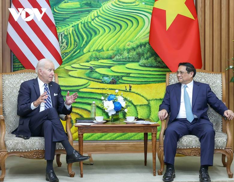 Trước đó, ông Biden đã có cuộc hội kiến với Thủ tướng Phạm Minh Chính. Hai nhà lãnh đạo bày tỏ vui mừng về những bước phát triển sâu rộng của quan hệ Việt Nam – Hoa Kỳ trên cả 3 bình diện song phương, khu vực và quốc tế.