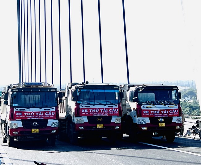  Xe thử tải cầu Mỹ Thuận 2 được huy động…