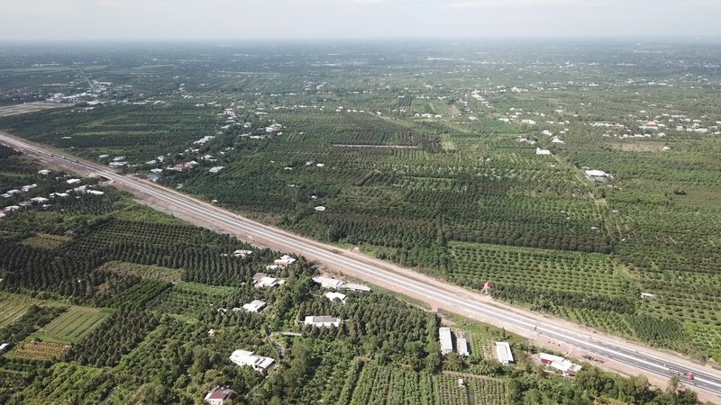 Cầu Mỹ Thuận 2 bắc qua sông Tiền dài 6,61km, nối 2 tỉnh Tiền Giang và Vĩnh Long.
