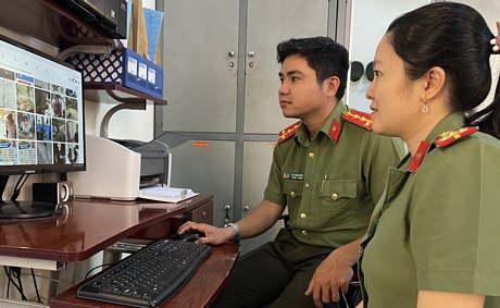 Cán bộ, chiến sĩ Phòng An ninh chính trị nội bộ (Công an tỉnh Vĩnh Long) chia sẻ thông tin trên trang fanpage của đơn vị.