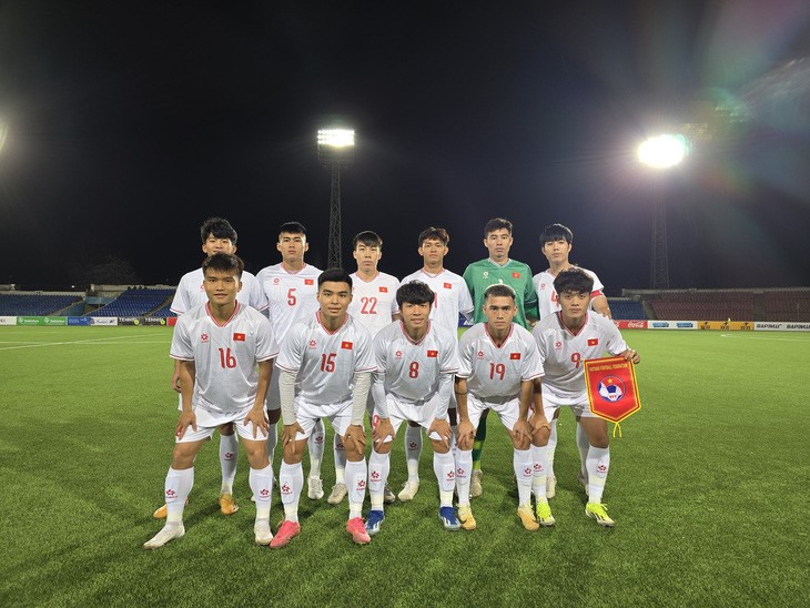 Đội hình xuất phát U23 Việt Nam ở trận giao hữu với U23 Tajikistan - Ảnh: VFF