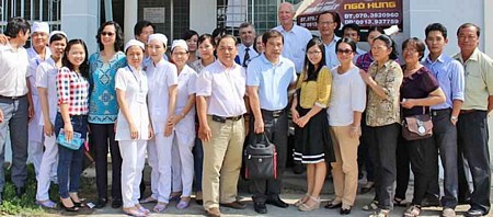 Tổ chức The Later- Day Saint Charities (Mỹ) đến tập huấn cho các bác sĩ và điều dưỡng của Vĩnh Long.