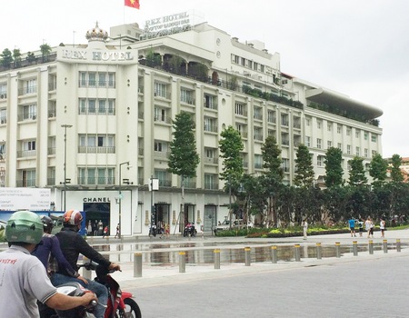 Khách sạn REX được cấp nhãn du lịch bền vững Bông sen xanh và nhãn xanh ASEAN.