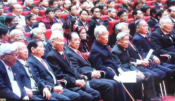 Tới dự phiên khai mạc đại hội, có các đồng chí nguyên lãnh đạo Đảng, Nhà nước và Mặt trận Tổ quốc Việt Nam, các đồng chí lão thành cách mạng, các đồng chí nguyên Ủy viên Ban Chấp hành Trung ương Đảng từ khóa VI trở về trước .