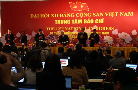 Tổng Bí thư Nguyễn Phú Trọng trong phiên họp báo đầu tiên sau Đại hội XII