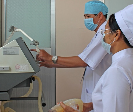 Thiết bị y tế tại khu vực cách ly trong Bệnh viện Đa khoa tỉnh Vĩnh Long chuẩn bị phòng MERS-CoV trước đó.