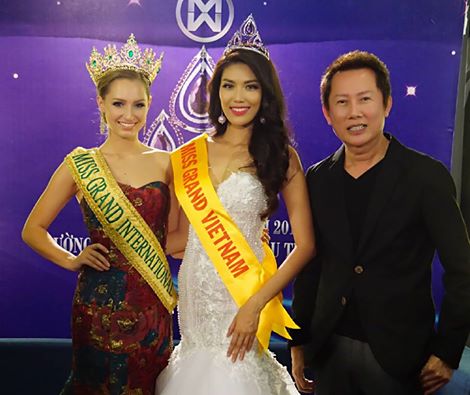 Lan Khuê (giữa) sẽ đại diện cho Việt Nam tại cuộc thi Hoa hậu hòa bình thế giới (Miss Grand International) năm 2016 tổ chức tại Mỹ vào tháng 10/2016.