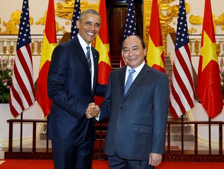 Thủ tướng Nguyễn Xuân Phúc hội kiến với Tổng thống Obama ngày 23/5 tại Hà Nội - Ảnh: TTXVN
