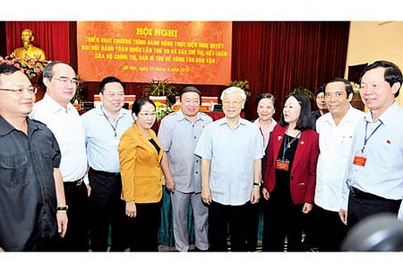 Tổng Bí thư Nguyễn Phú Trọng cùng các đại biểu tham dự hội nghị (Ảnh: Lã Anh)