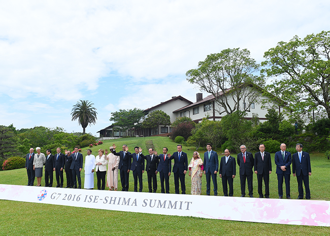 Thủ tướng Nguyễn Xuân Phúc và lãnh đạo các nước, tổ chức quốc tế tham dự Hội nghị thượng đỉnh G7 mở rộng-Ảnh: VGP/Quang Hiếu